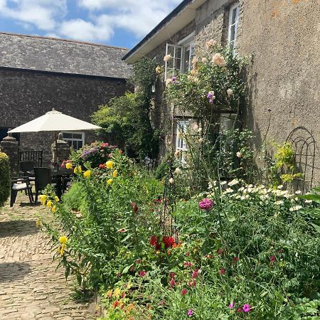 Higher Biddacott Farm Bed & Breakfast Chittlehampton Exterior photo