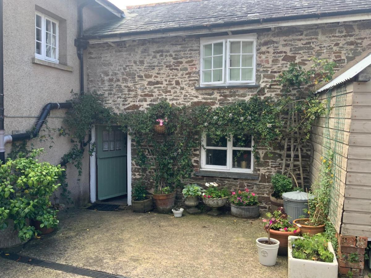 Higher Biddacott Farm Bed & Breakfast Chittlehampton Exterior photo