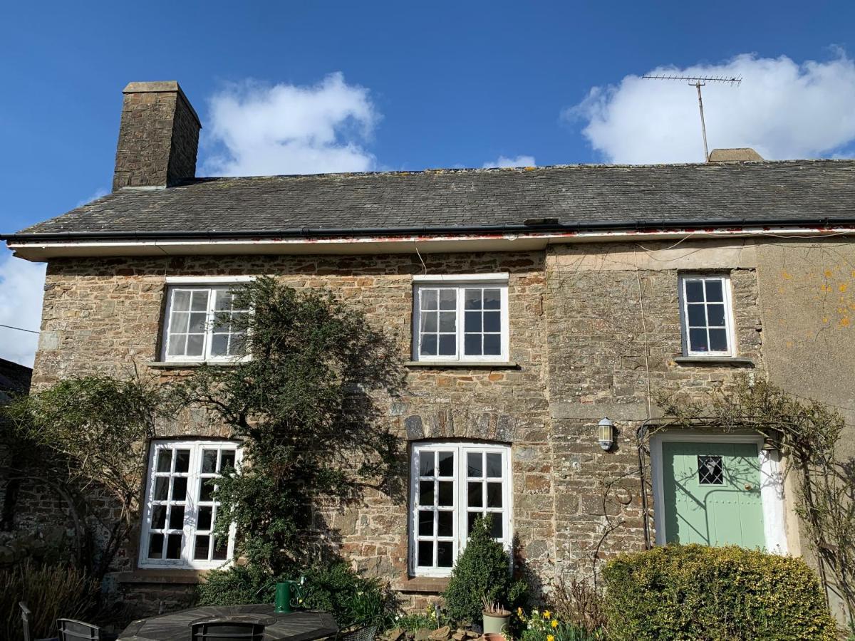 Higher Biddacott Farm Bed & Breakfast Chittlehampton Exterior photo