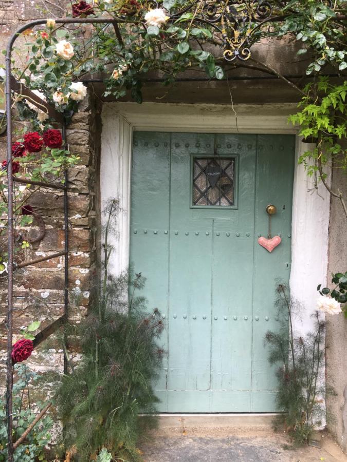 Higher Biddacott Farm Bed & Breakfast Chittlehampton Exterior photo